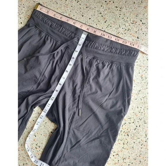 116 Lululemon Dance Studio Mid Rise Cropped Pant - Picture 12 of 12